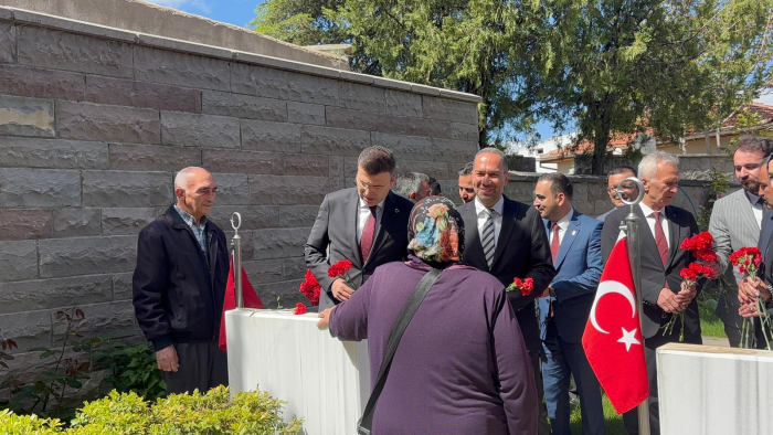 Niğde’de Bayramlaşma, Şehitlik Ziyaretiyle Başladı